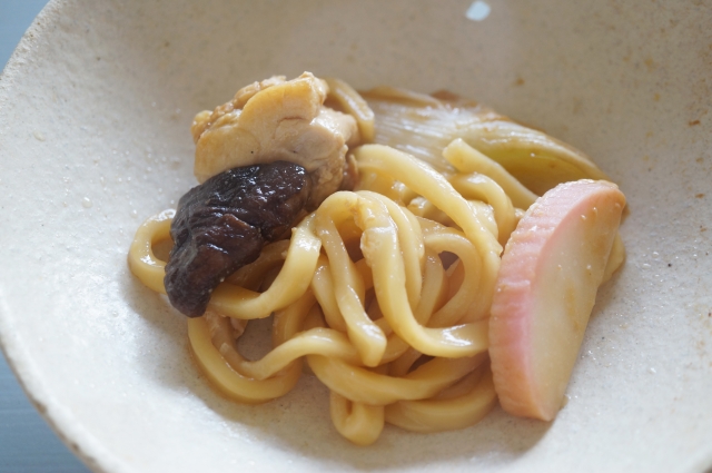 鍋の蓋を取り皿にする