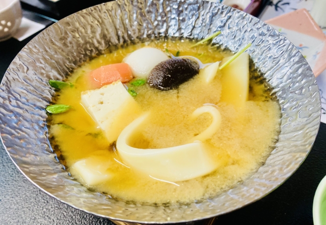手延べ団子が入っただんご汁