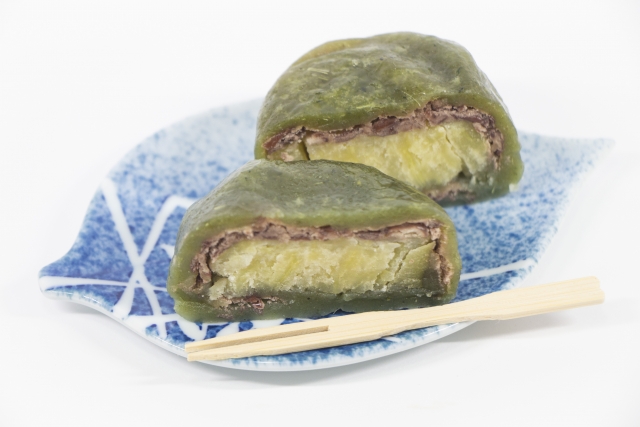 よもぎを練り込んだいきなりだご