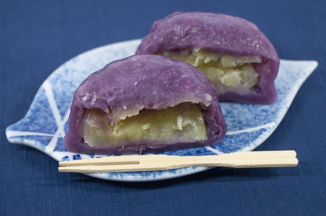 紫芋を練り込んだいきなりだご