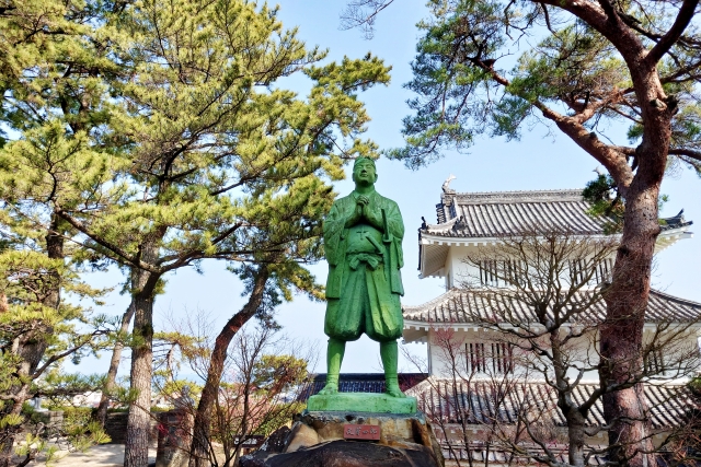 天草四郎像と島原城