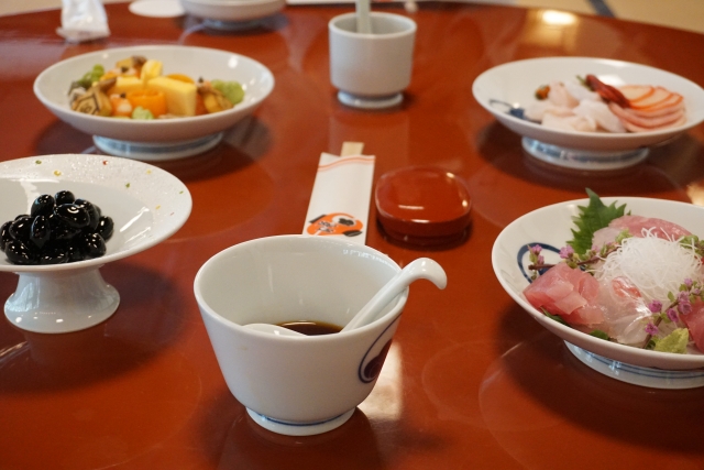 卓袱料理のテーブル