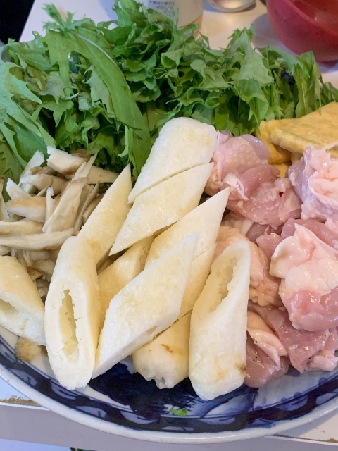 きりたんぽ鍋の具材