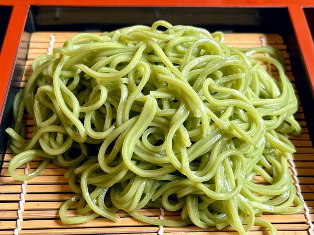 茶そばのざるそば
