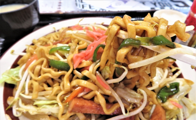太くてもっちりした沖縄そば麺