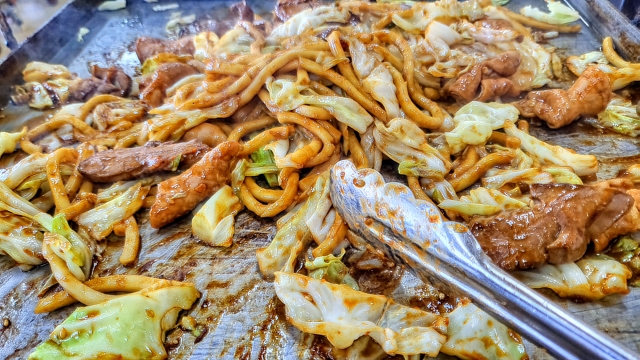うどんを焼く